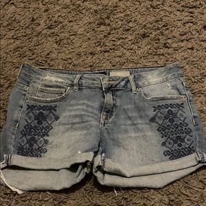 Aeropostale Midi Jean Shorts with design